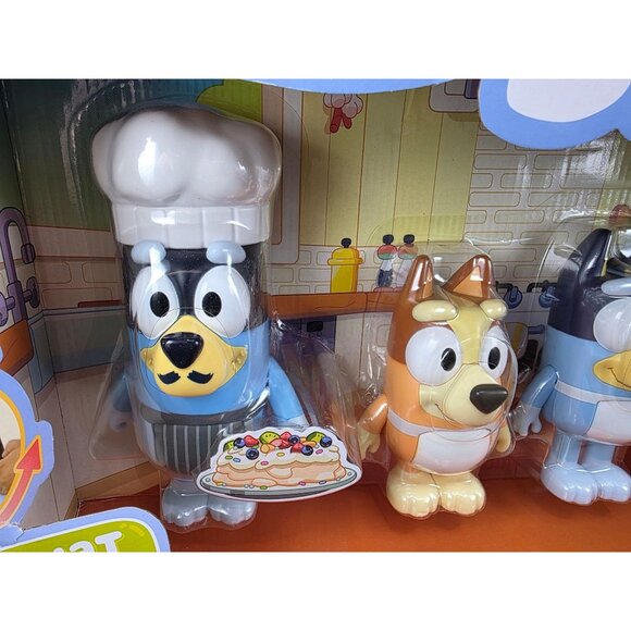 Bluey Chat Mates Cooking Fun With The Heelers Figurine 4-Pack Articulated Arms & - Picture 2 of 14